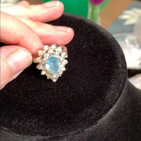 Beautiful ring blue stone - Picture 2 of 2